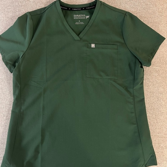 Fabletics Forest Green Scrub Set - Picture 3 of 4